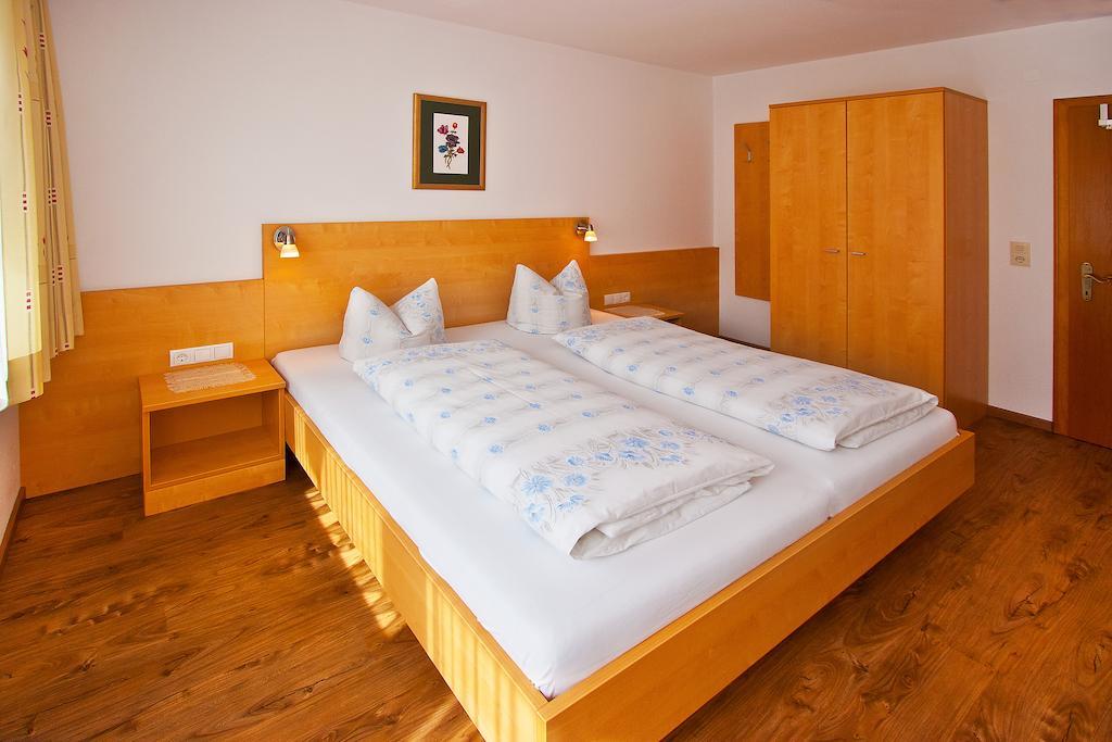 Ferienwohnungen Appartements Patscheider Finkenberg Room photo