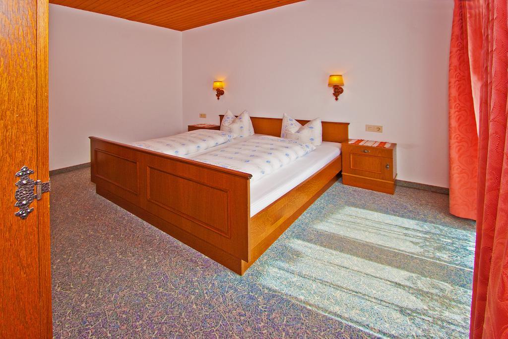 Ferienwohnungen Appartements Patscheider Finkenberg Room photo