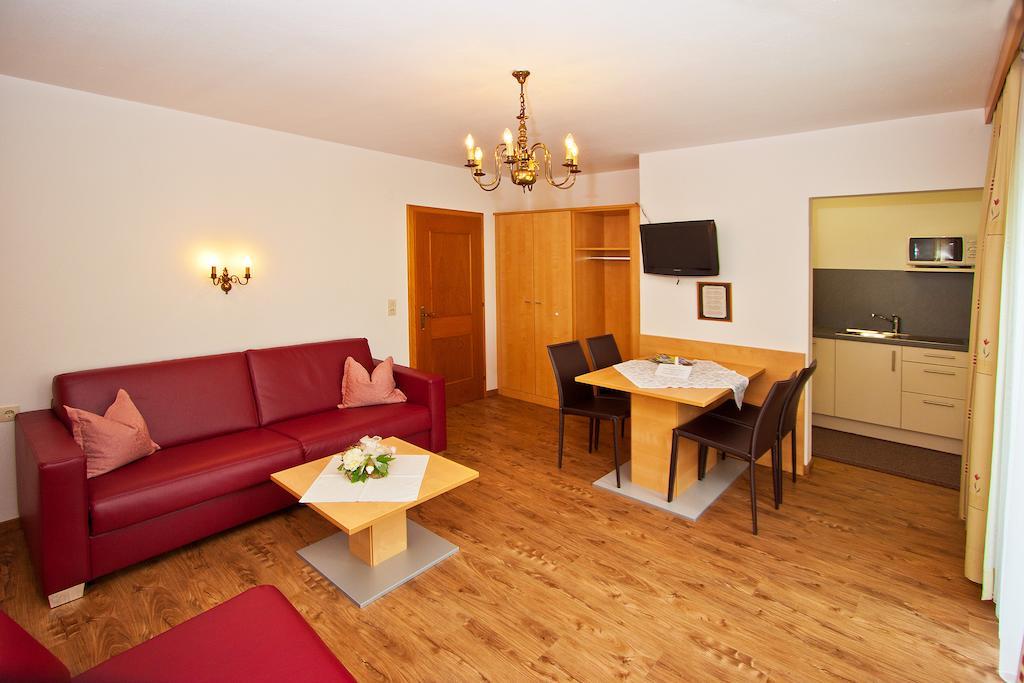 Ferienwohnungen Appartements Patscheider Finkenberg Room photo