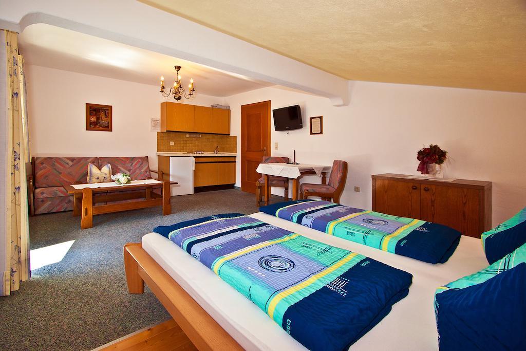 Ferienwohnungen Appartements Patscheider Finkenberg Room photo