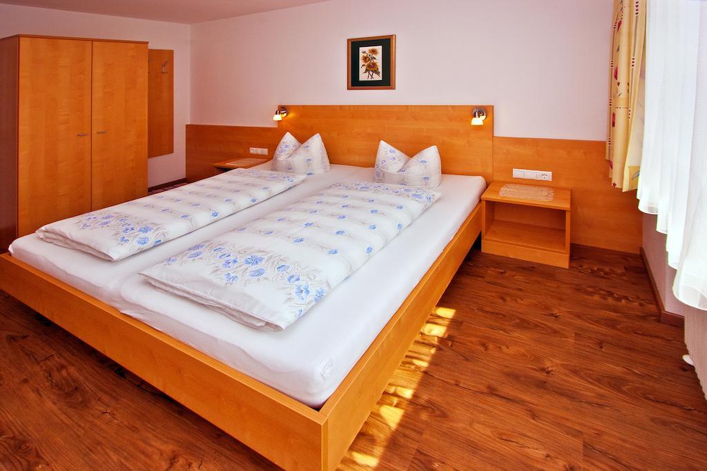 Ferienwohnungen Appartements Patscheider Finkenberg Room photo
