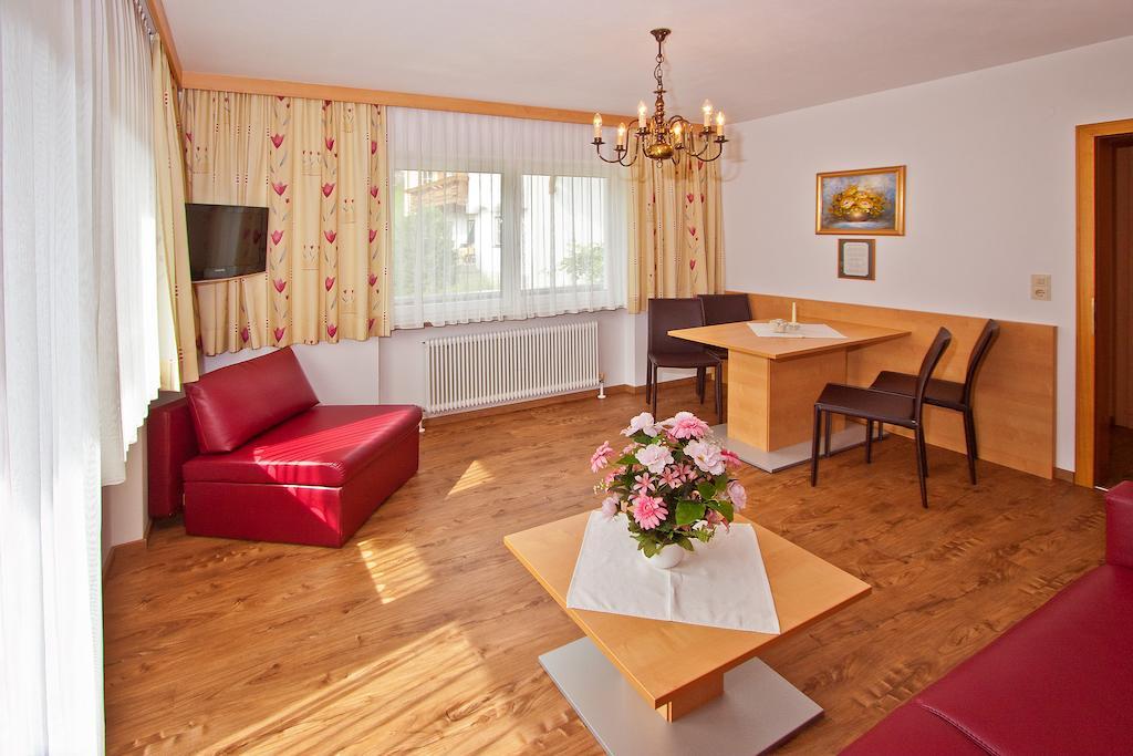 Ferienwohnungen Appartements Patscheider Finkenberg Room photo