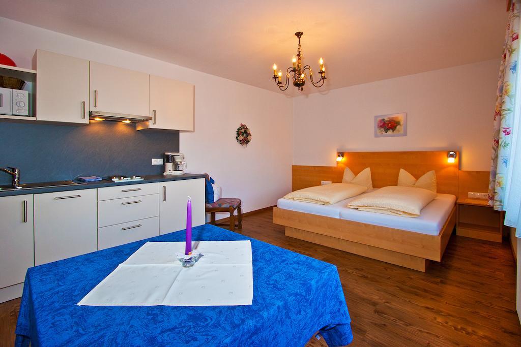 Ferienwohnungen Appartements Patscheider Finkenberg Room photo